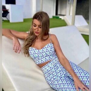 Zara Blue Floral Two Piece Pants and Croptop Set Women’s M, NWT